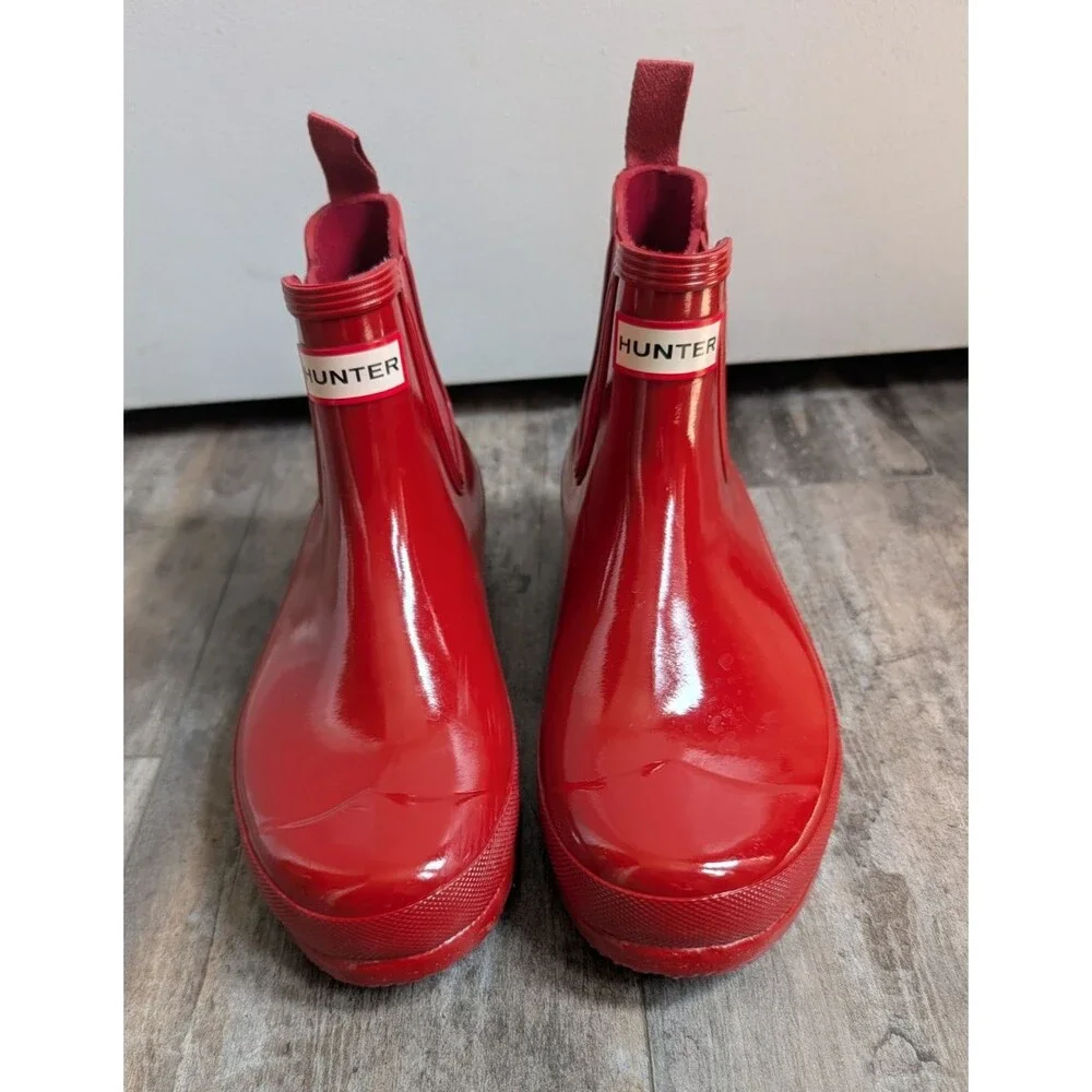 Hunter Original Chelsea Gloss Rain Boot, Military Red Women's Size 9 wfs1043RGL